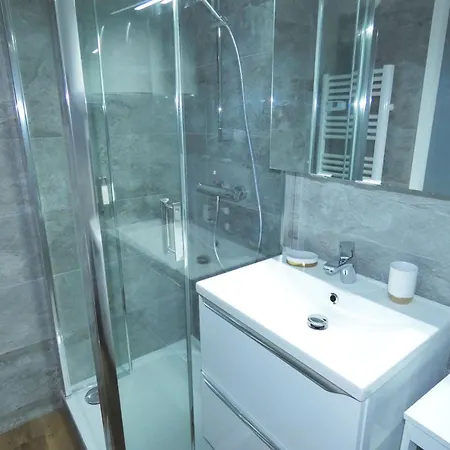 Apartment Superbe Face Au Du Bourget Avec Terrasse Curistes Ou Couples