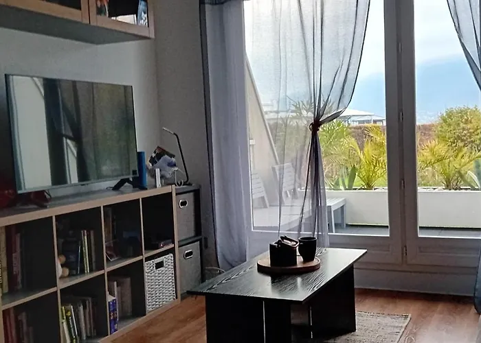 Apartment Superbe Face Au Du Bourget Avec Terrasse Curistes Ou Couples Aix-les-Bains